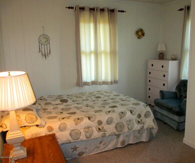 Bedroom 1 - E side