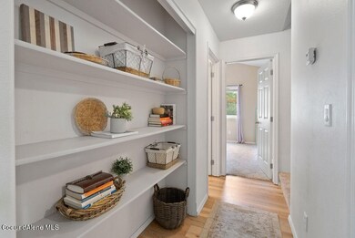 2810WSTRAWBERRYLN-08538