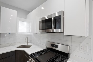 7740 N Eastlake Terrace unit 2W, Chicago, IL 60626 - photo 5