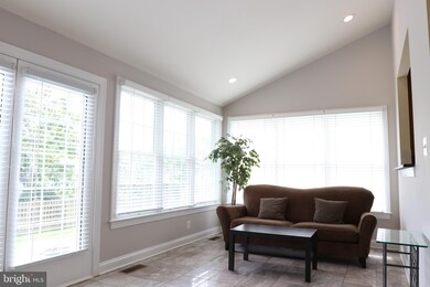 42524 Mandolin St, Chantilly, VA 20152 - photo 6