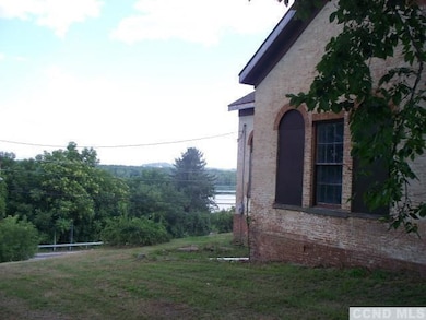 134 N Washington St, Athens, NY 12015 - photo 2