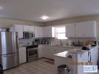 702 E Cedar St, Seguin, TX 78155 - photo 7