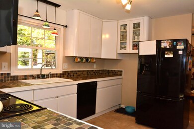 21481 Lynn Dr, Lexington Park, MD 20653 - photo 4