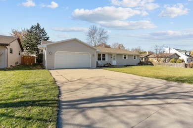 1635 N Mcintosh Dr, Appleton, WI 54914 - photo 2