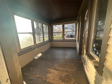 124 State St, Pontiac, MI 48341 - photo 2