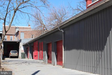 560 Manor St, Lancaster, PA 17603 - photo 3