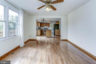 20425 Watkins Meadow Dr, Germantown, MD 20876 - photo 7