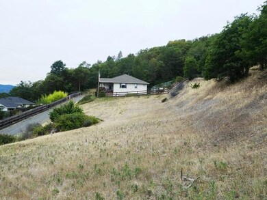 513 Cypress Ave, Rogue River, OR 97537 - photo 2