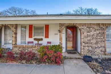 1212 Cumberland Dr, Bedford, TX 76022 - photo 4