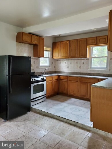 18 Cloverdale Ave, Upper Darby, PA 19082 - photo 7