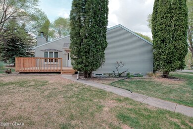 2567 11th Ave S, Grand Forks, ND 58201 - photo 2