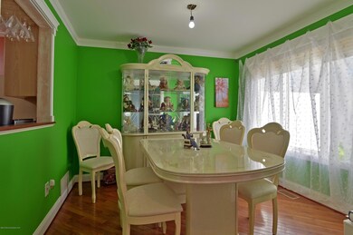 009_Dining