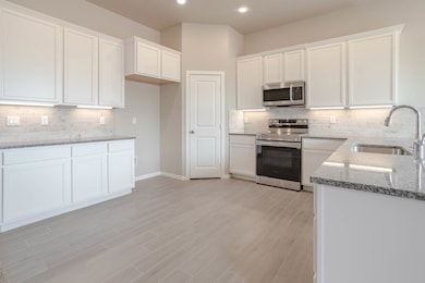 1418 Derrick Ave, Odessa, TX 79765 - photo 2