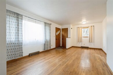 441 Upland Ave, Iowa City, IA 52245 - photo 3