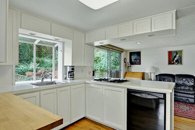 7466 E Mercer Way, Mercer Island, WA 98040 - photo 6