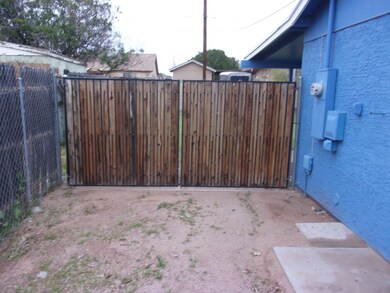 RV GATE WEST SIDE