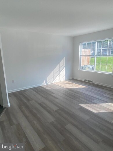 4004 Bradford Cir, Mount Joy, PA 17552 - photo 7