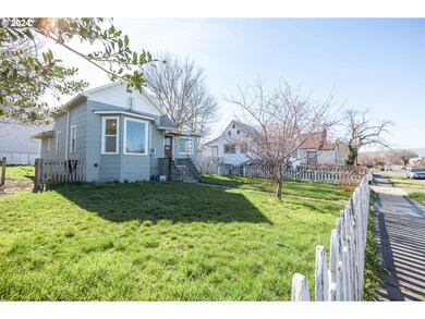 514 W 8th St, the Dalles, OR 97058 - photo 3