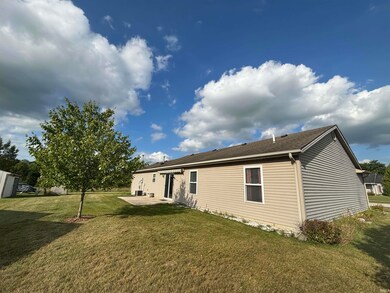 701 River Breeze Ct, Albion, IN 46701 - photo 3