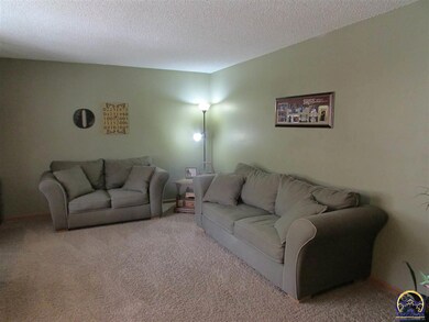 3406 SW Skyline Pkwy, Topeka, KS 66614 - photo 3