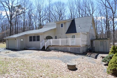 806 Tanager Ct, Hawley, PA 18428 - photo 2