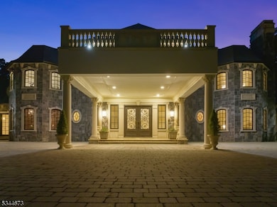 105 Chestnut Ridge Rd, Saddle River, NJ 07458 - photo 4