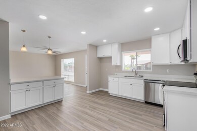 2126 E GRETTA PL Phoenix AZ 85022