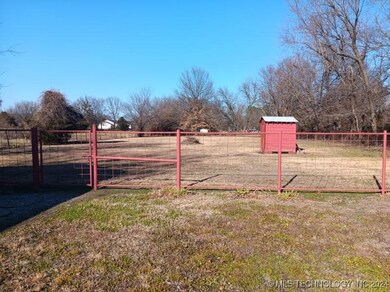 501 NE 5th St, Pryor, OK 74361 - photo 4