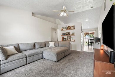 1420 S Holly St, Nampa, ID 83686 - photo 4