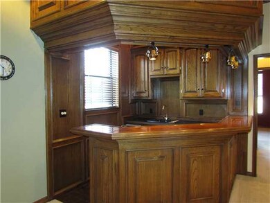 Living Room. Wet bar at living room