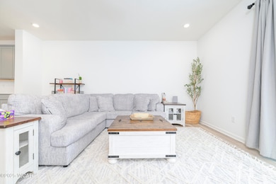1408 Whispering Pines-10