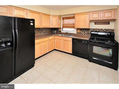 2210 Bowler St, Philadelphia, PA 19115 - photo 4