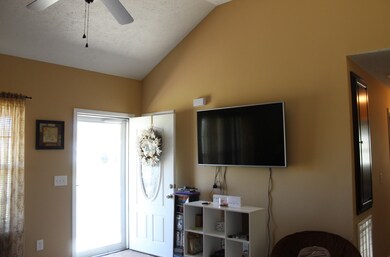 232 Shelbyville Mills Rd, Shelbyville, TN 37160 - photo 6