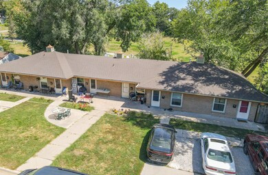 915 E 28th St, Des Moines, IA 50317 - photo 2