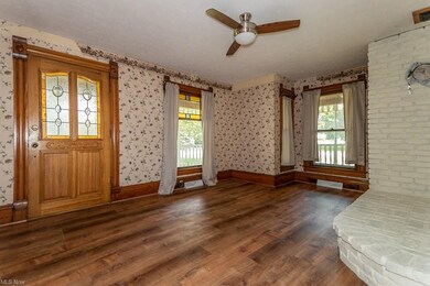 Another view of the front parlour