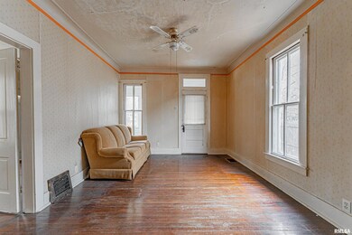 1001 Broadway St, Lincoln, IL 62656 - photo 4