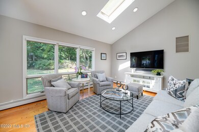 8 Verona Dr, Riverside, CT 06878 - photo 2