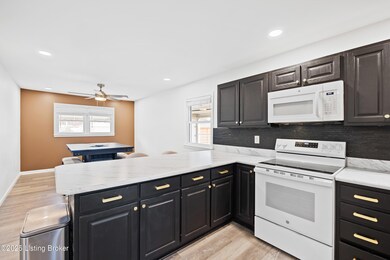 3907 Mamaroneck Rd, Louisville, KY 40218 - photo 6