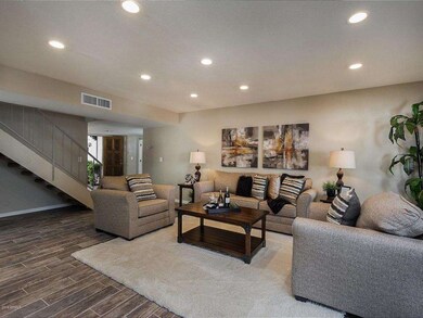 007_Family Room