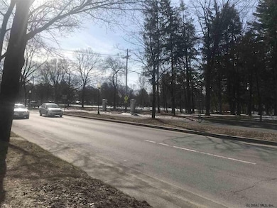 155 Union Ave, Saratoga Springs, NY 12866 - photo 3