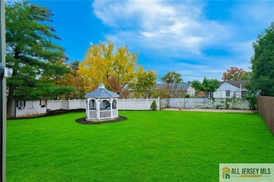 230 Oak Dr, Middlesex, NJ 08846 - photo 6