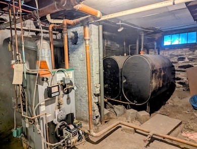 44 Walnut St, Claremont, NH 03743 - photo 4