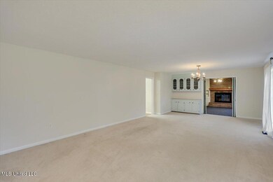 08-911 W Lakeview Cir