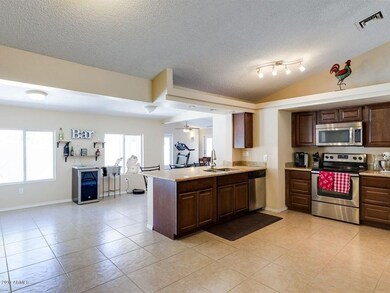 003_Kitchen
