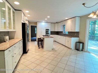 7 Seven Oaks Dr, Holmdel, NJ 07733 - photo 4