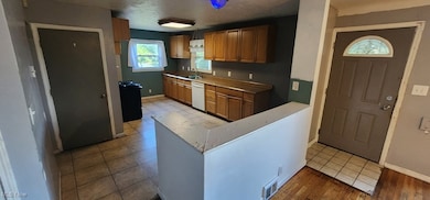 19201 Genesee Rd, Euclid, OH 44117 - photo 4