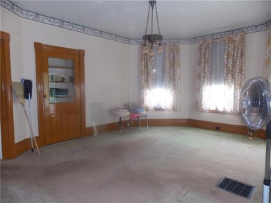 HUGE DINING ROOM WITH BUILT INS