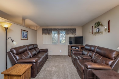 4937 Arrowview Dr, Dayton, OH 45424 - photo 5