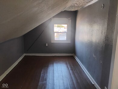 316 E Franklin St unit 2, Shelbyville, IN 46176 - photo 3