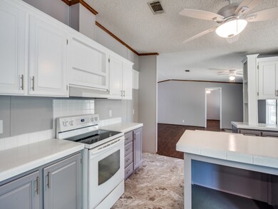 13660 Pinewood Village Dr, Conroe, TX 77302 - photo 7